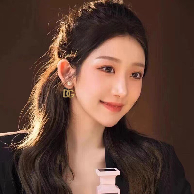 Dolce & Gabbana Dolce&Gabbana 杜嘉班纳 DG字母珍珠秀场耳钉款 优雅大方 精工设计 百搭 美女