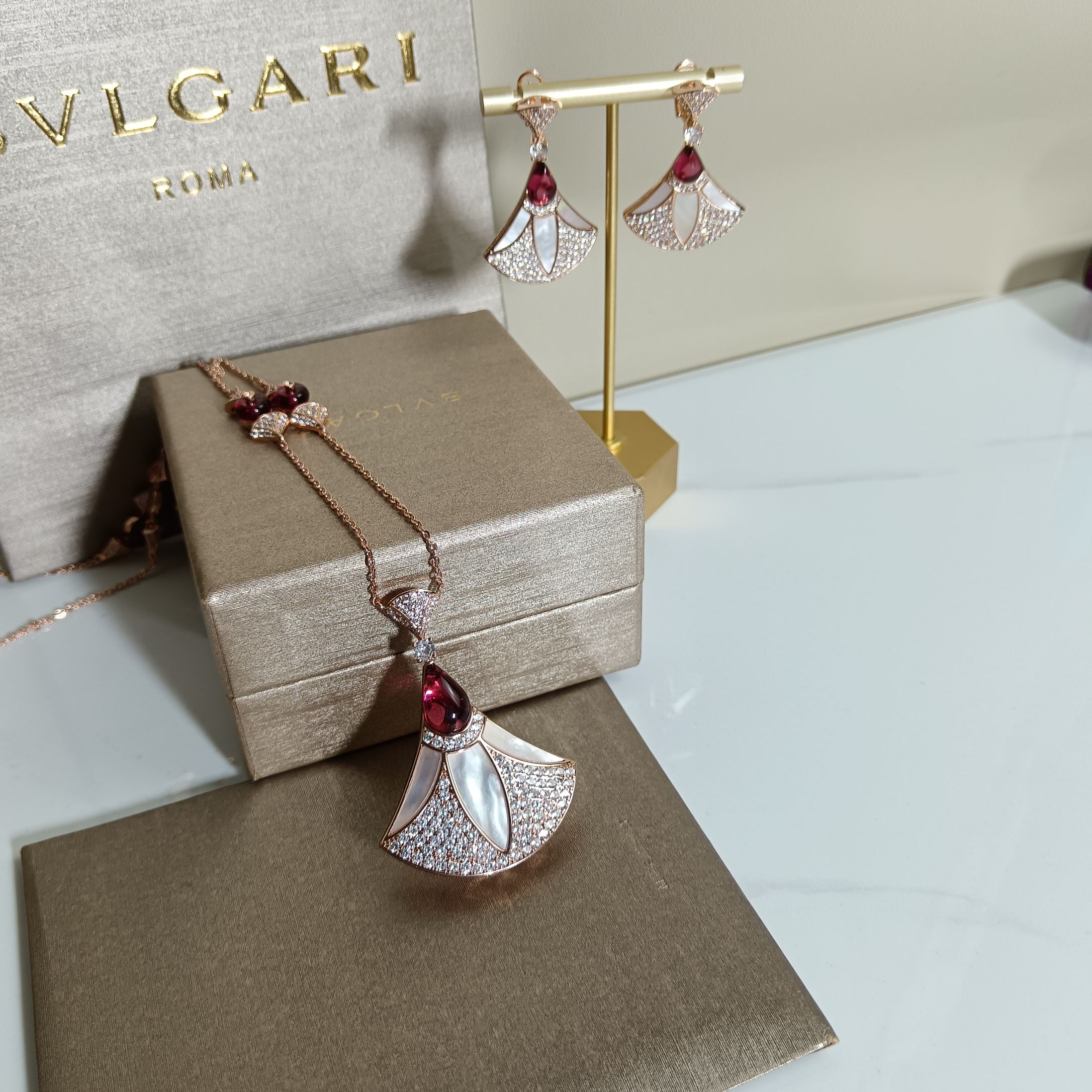 Bvlgari Haute Joaillerie Fine Jewelry Earrings Necklace Ring Ref 7