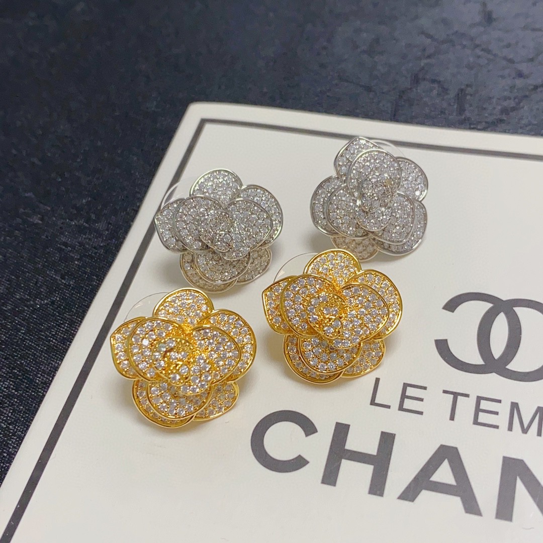 Chanel Jewelry Earring White Casual