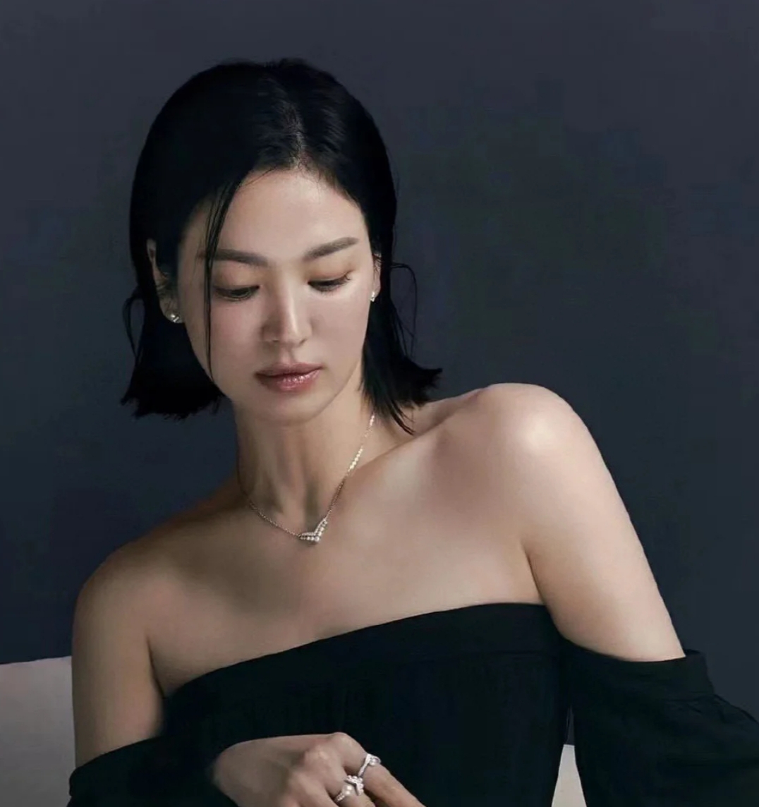 “Customized V-Word Pearl Necklace: High-End, Unique, Personalized Love Witness” - 图片 7