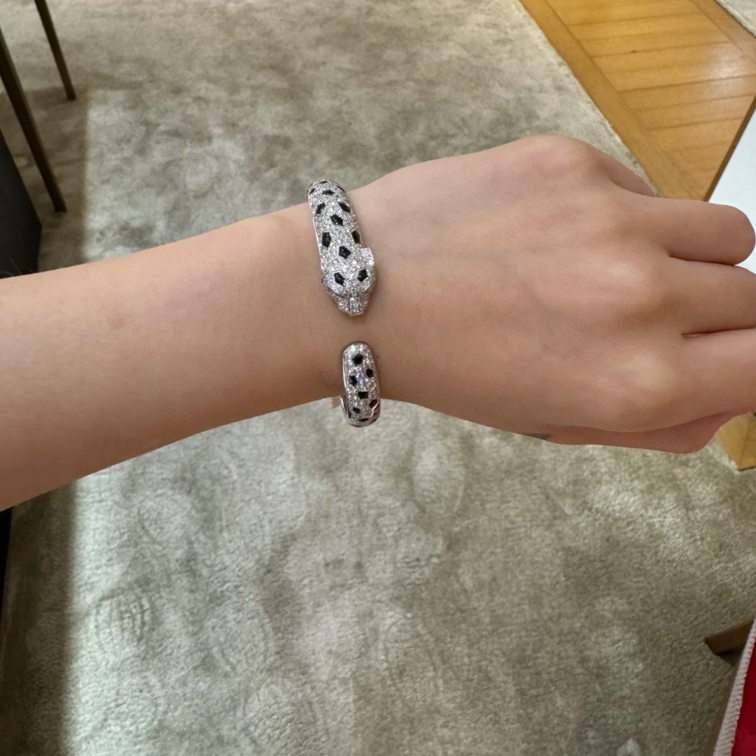 Craftsman’s Unique “Fur Setting” Jewels: Metal Claws Create Intricate Designs. - 图片 9