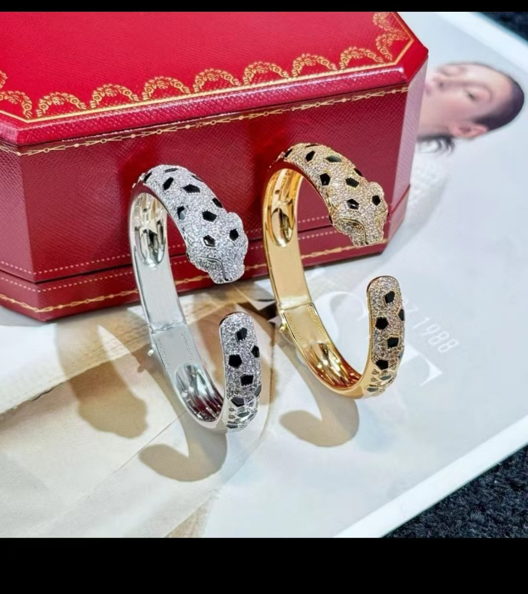 Craftsman’s Unique “Fur Setting” Jewels: Metal Claws Create Intricate Designs.