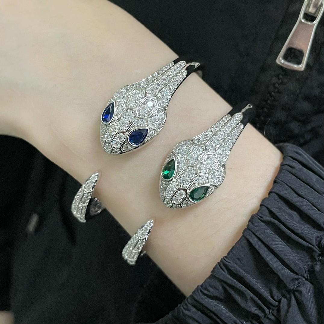 Bvlgari 重磅热推 BULGARIA 精工版本len菱形蛇手镯 火爆蛇系列 满身高碳钻