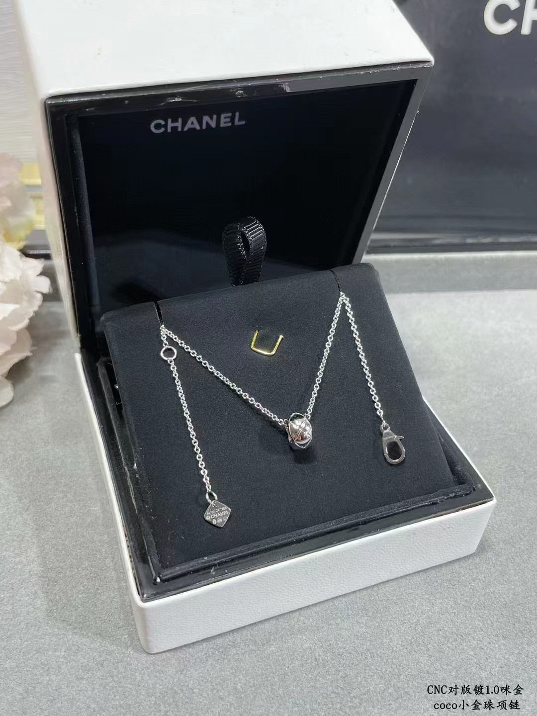 👑正品开版 香奈儿 coco菱格小金珠项链。热销款，市面最高版本，CNC 精雕。原版带钻龙虾扣尾链， 人