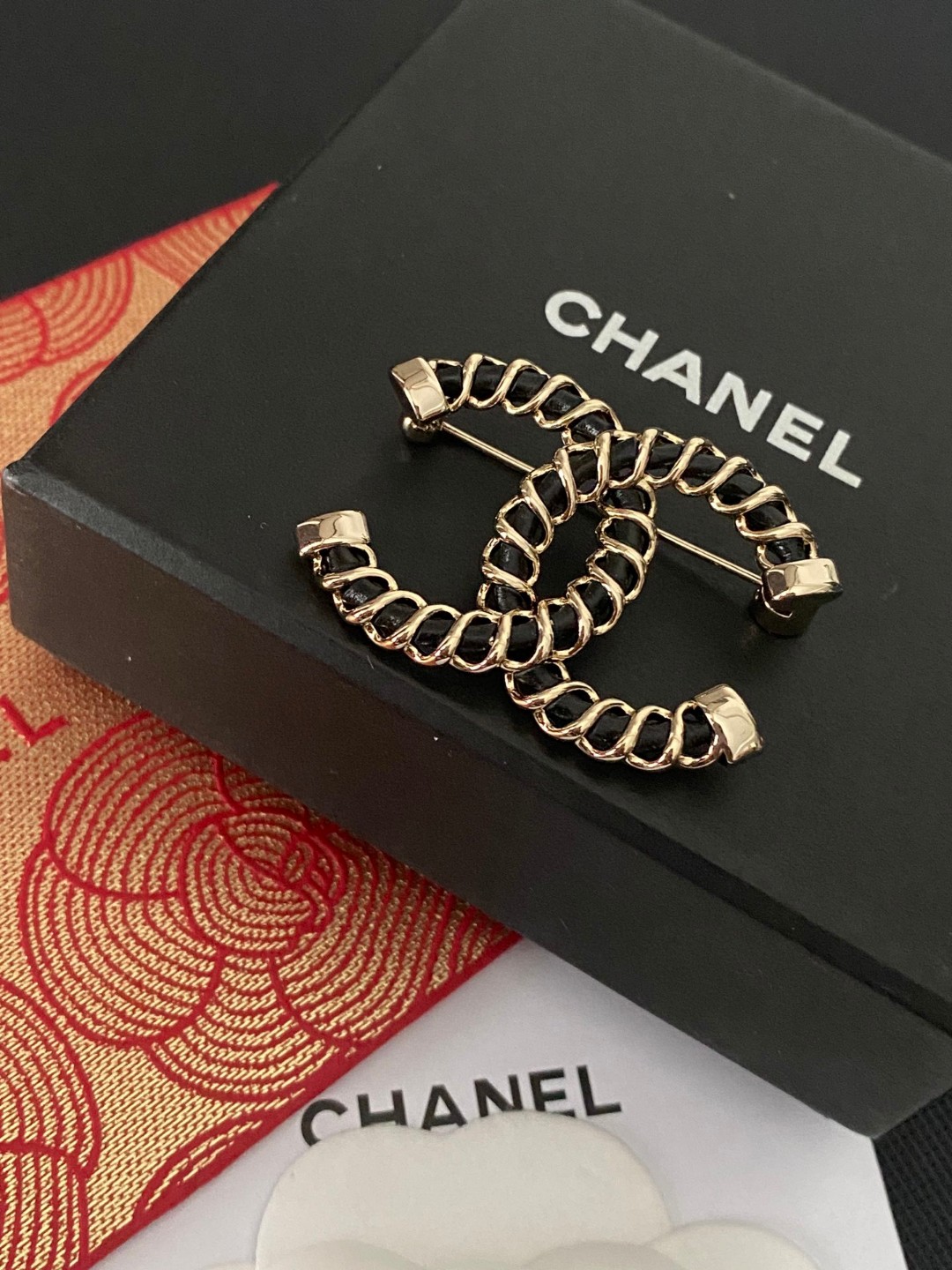 Chanel ZP打版 小香 CHANEL 施华洛进口真皮手串字母组合胸针