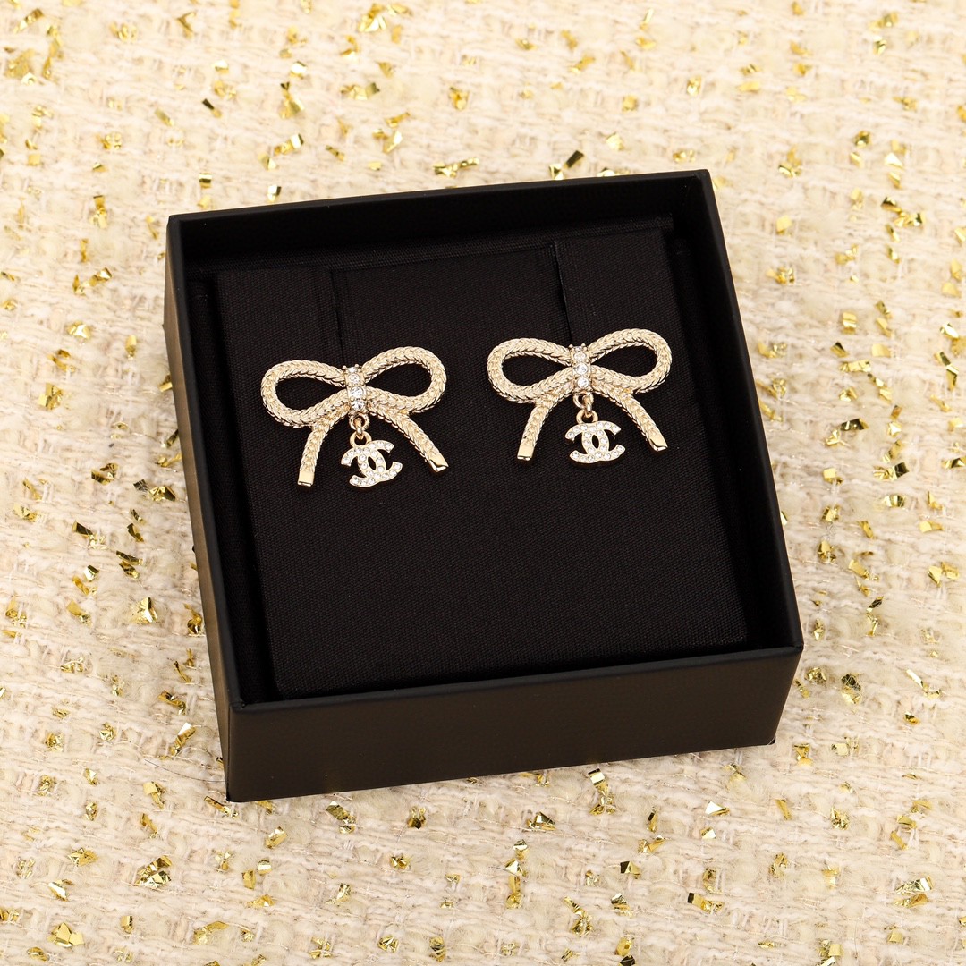 Chanel 本季必入 24K新款耳钉【Chanel蝴蝶结吊双C耳钉】