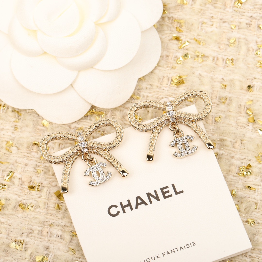 Chanel 本季必入 24K新款耳钉【Chanel蝴蝶结吊双C耳钉】