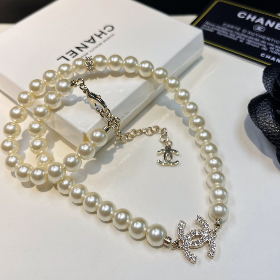 Chanel Chanel新款爱心choker