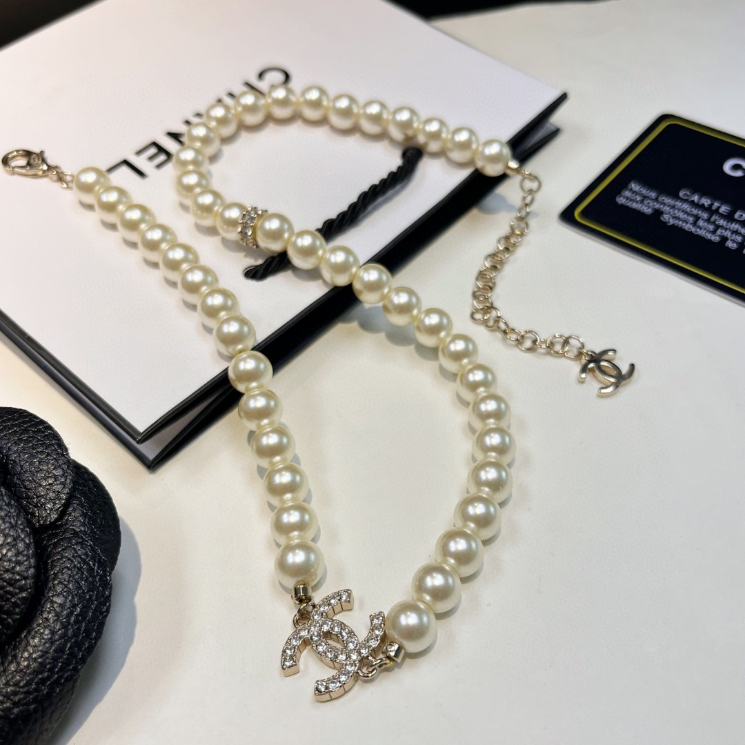Chanel Chanel新款爱心choker