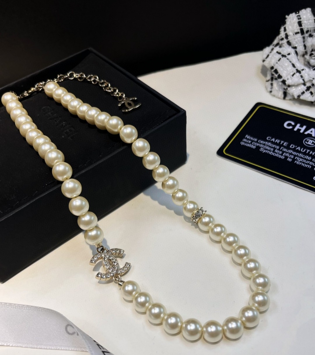 Chanel Chanel新款爱心choker