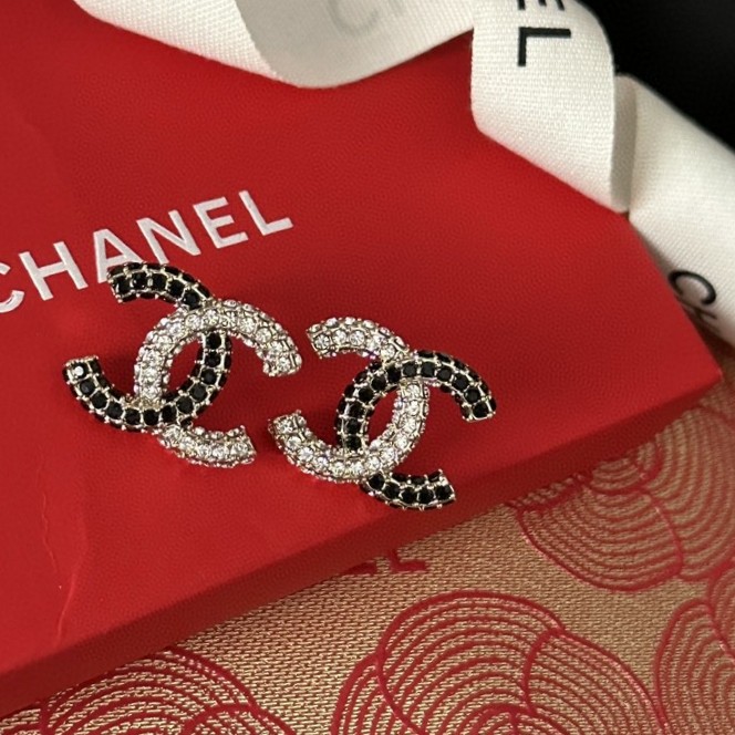 Chanel Серьги гвоздики