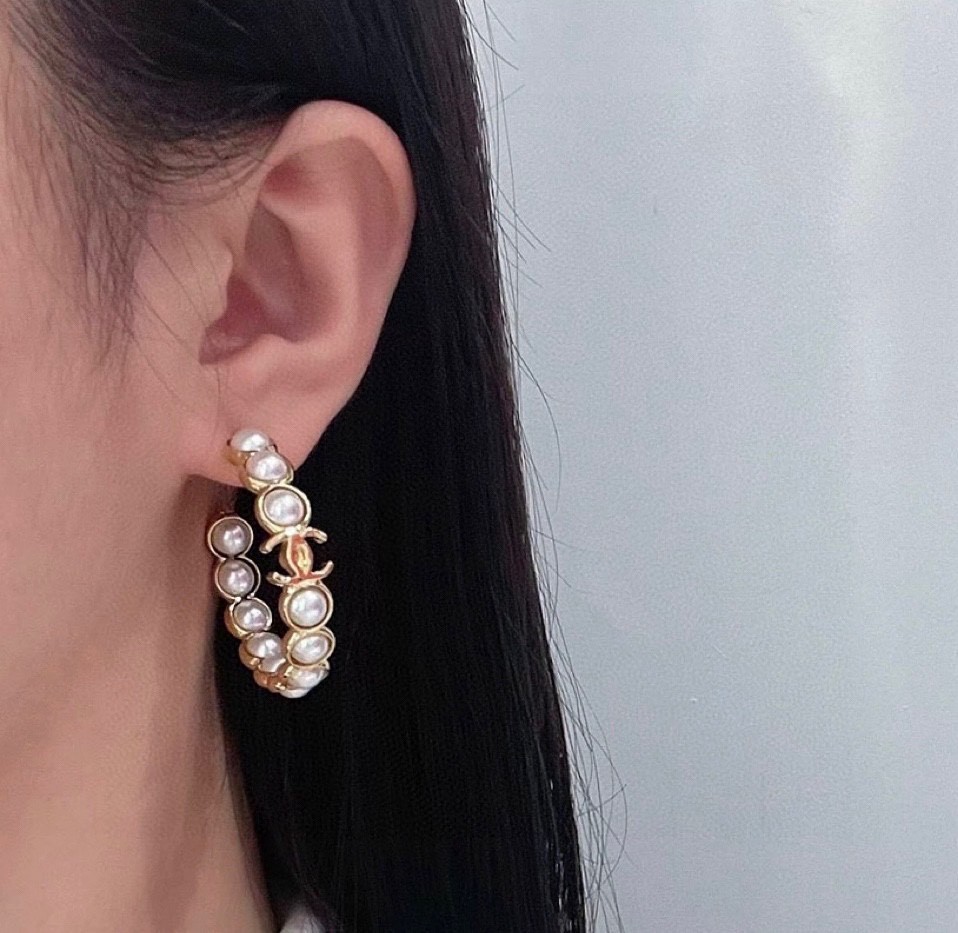 Chanel Chanel小香弯弯圆圈珠耳钉Z 7000