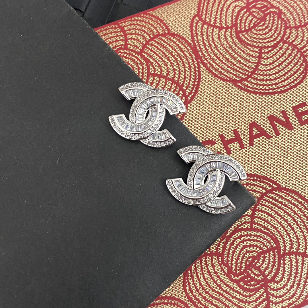 Chanel Haute Joaillerie Fine Jewelry Earrings Necklace Ring Ref 3