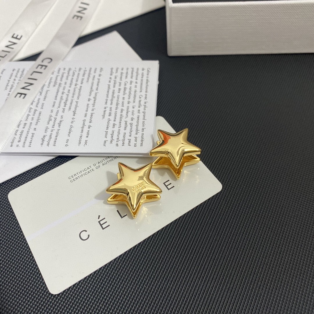 Celine Celine赛琳凯旋门双面立体五角星耳环 佩戴方法耳扣耳钉 赛琳已经自成一股流行元素