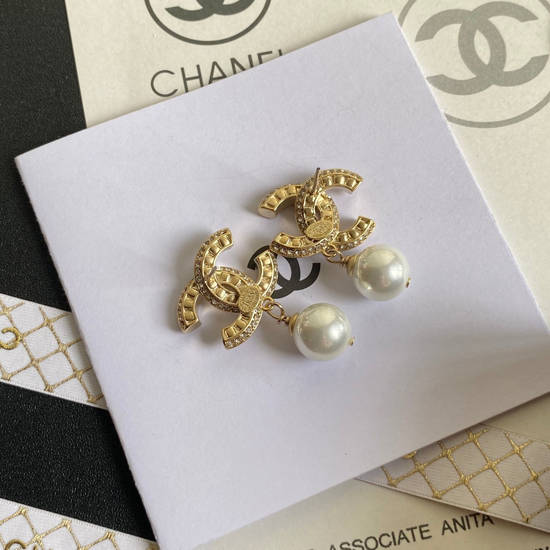 Chanel 小香流苏长款晶钻珍珠耳钉【非常classical的一个系列】真正的断货王