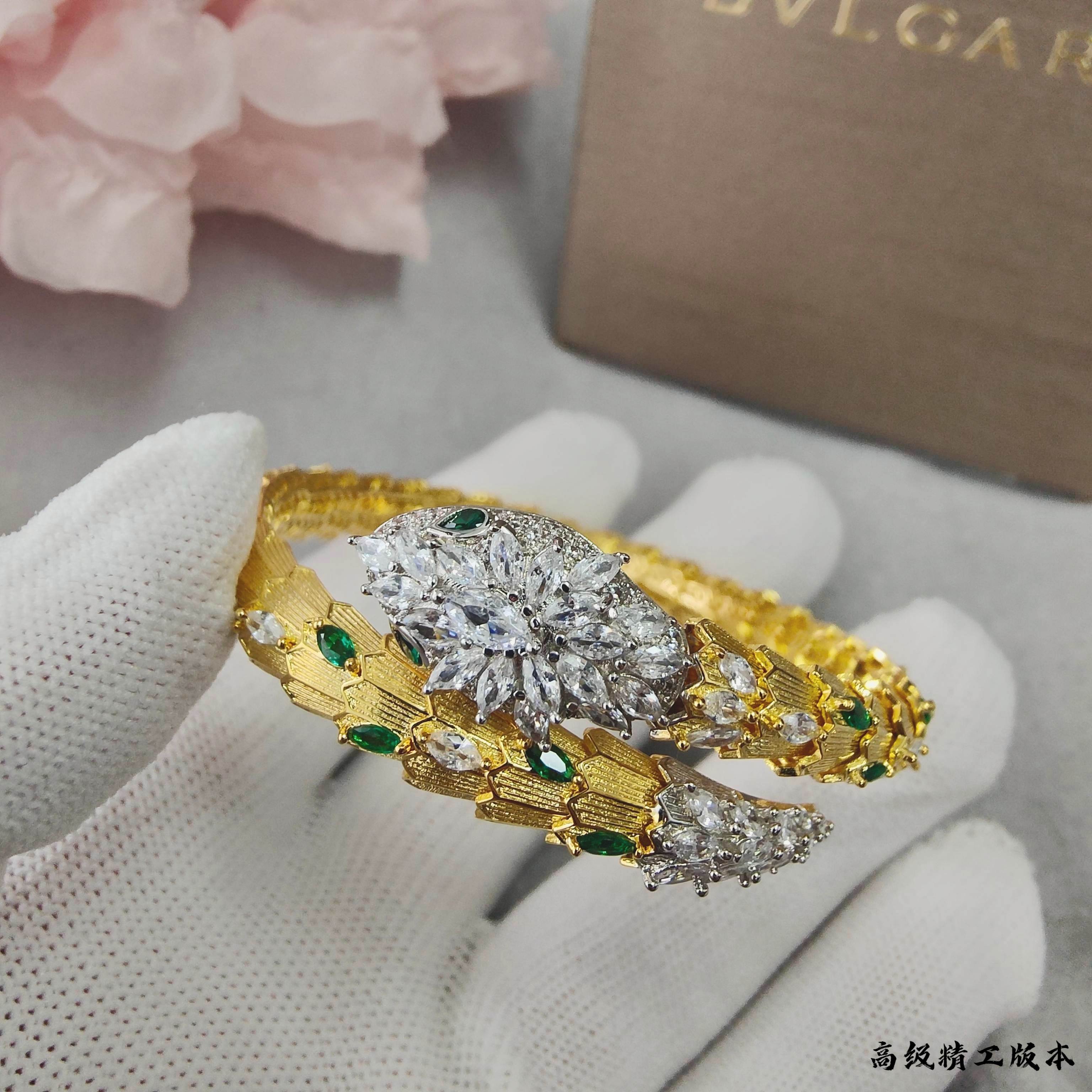 Bvlgari V精高版 宝格丽大号绿眼睛公主蛇手镯 高级精品 奢侈品蛇升级版 BVLGARI 火爆