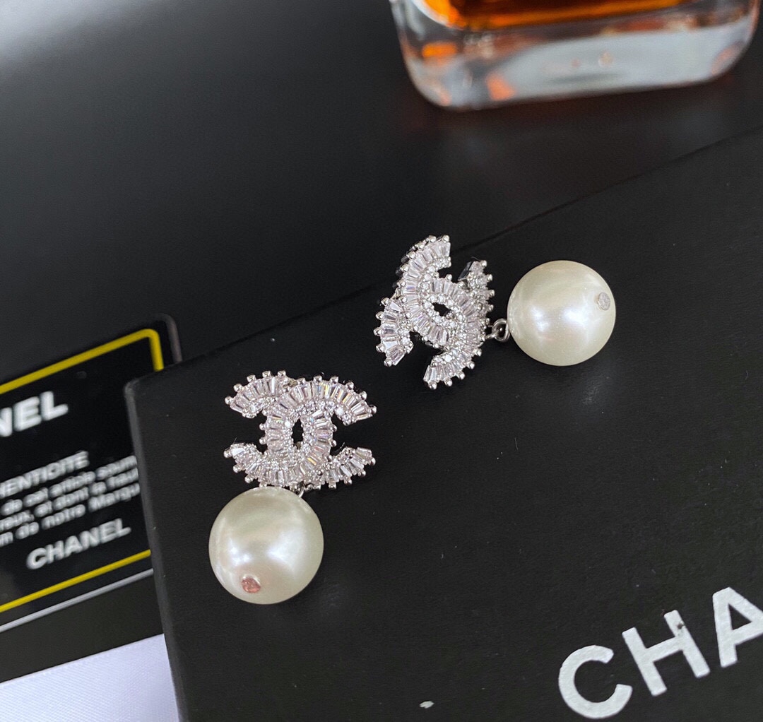 Chanel 卖疯了小香官网主推 精工版小香