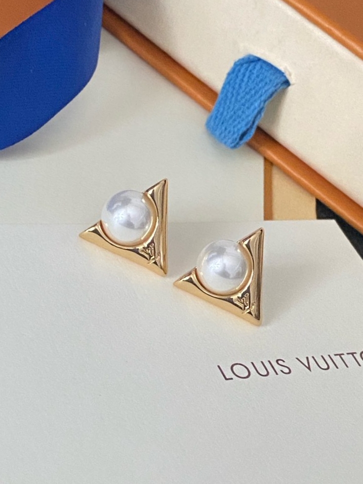Louis Vuitton 配飞碟耳塞 新款 LV 耳钉 Louis