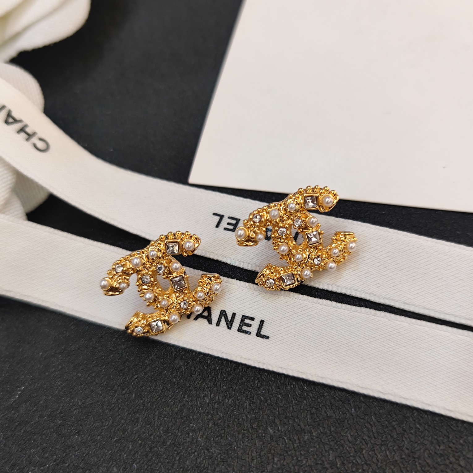 Chanel Chanel 完美品质 方钻珍珠耳钉