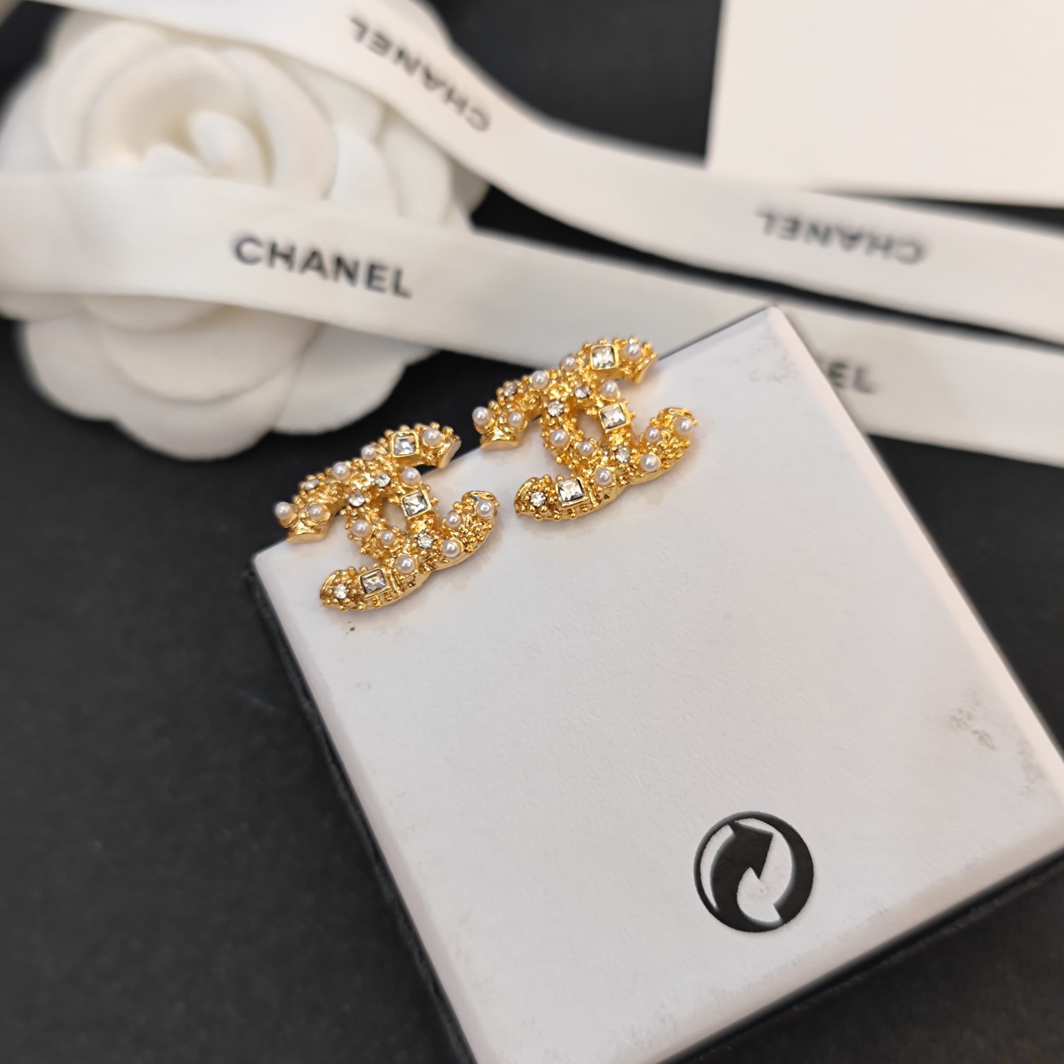 Chanel Chanel 完美品质 方钻珍珠耳钉
