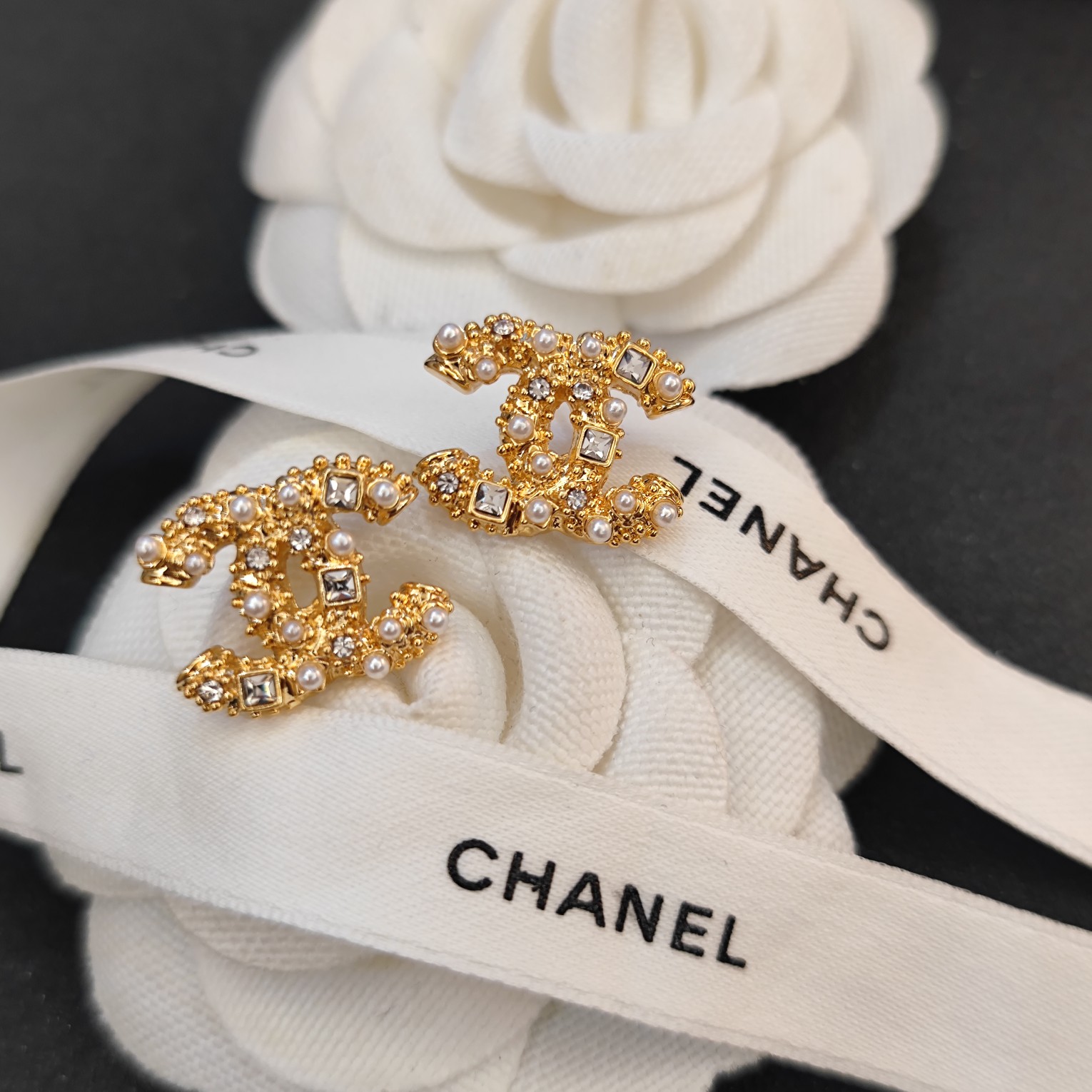 Chanel Chanel 完美品质 方钻珍珠耳钉