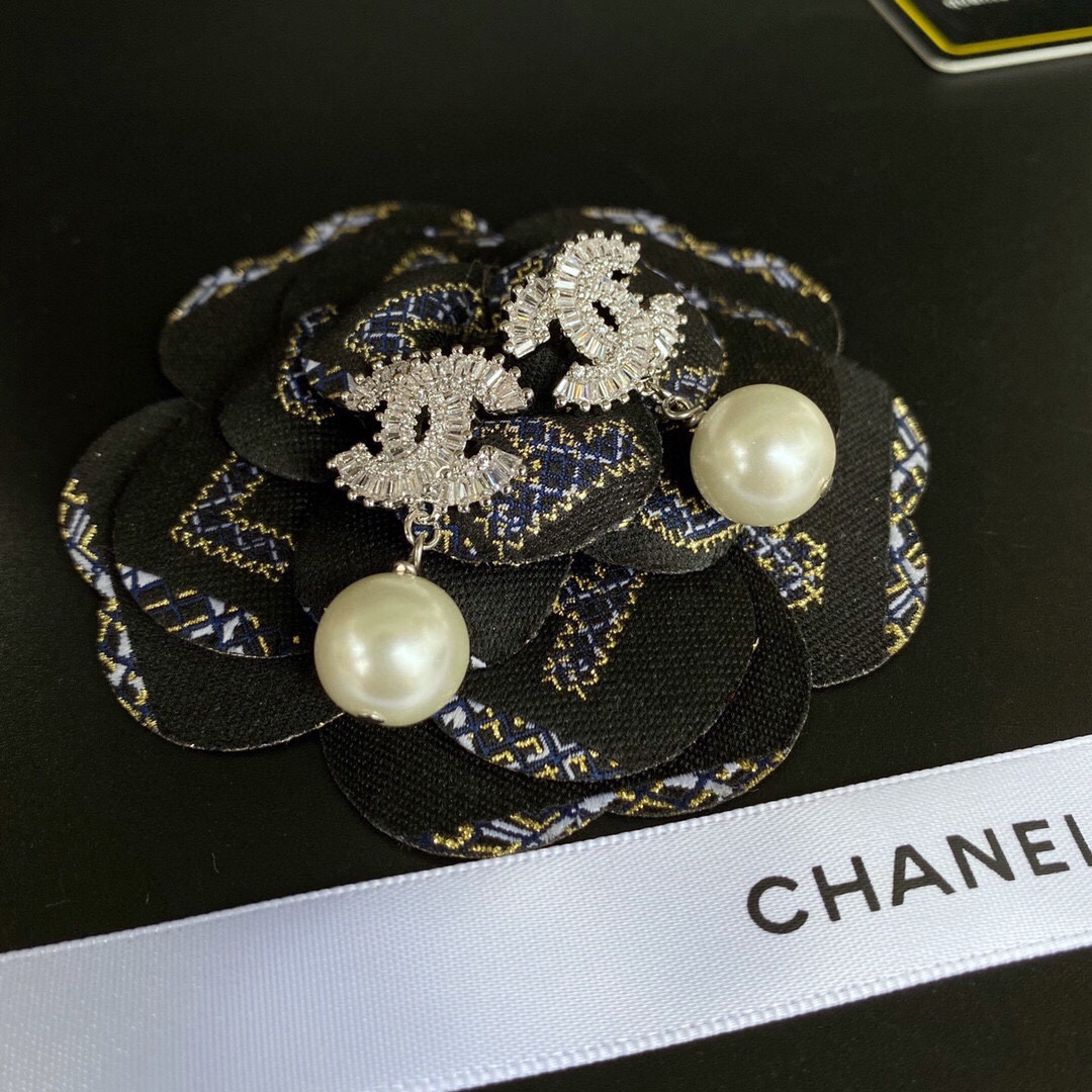 Chanel 卖疯了小香官网主推 精工版小香