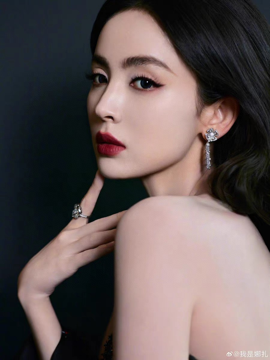 Bvlgari BVLGAR 流苏花朵耳钉耳拍