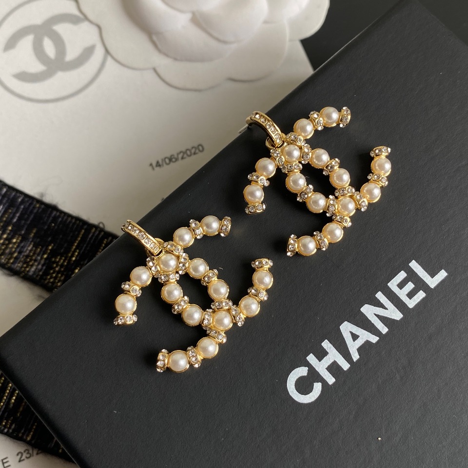 Chanel ZP打版 小香 CHANEL 双C晶钻米粒间隔珍珠耳钉耳环