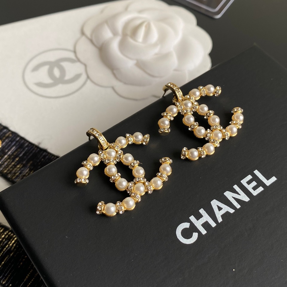Chanel ZP打版 小香 CHANEL 双C晶钻米粒间隔珍珠耳钉耳环