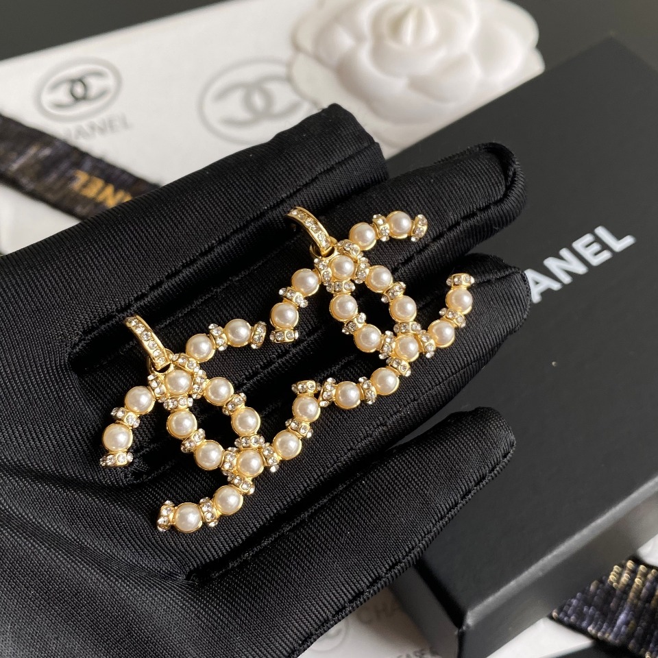 Chanel ZP打版 小香 CHANEL 双C晶钻米粒间隔珍珠耳钉耳环