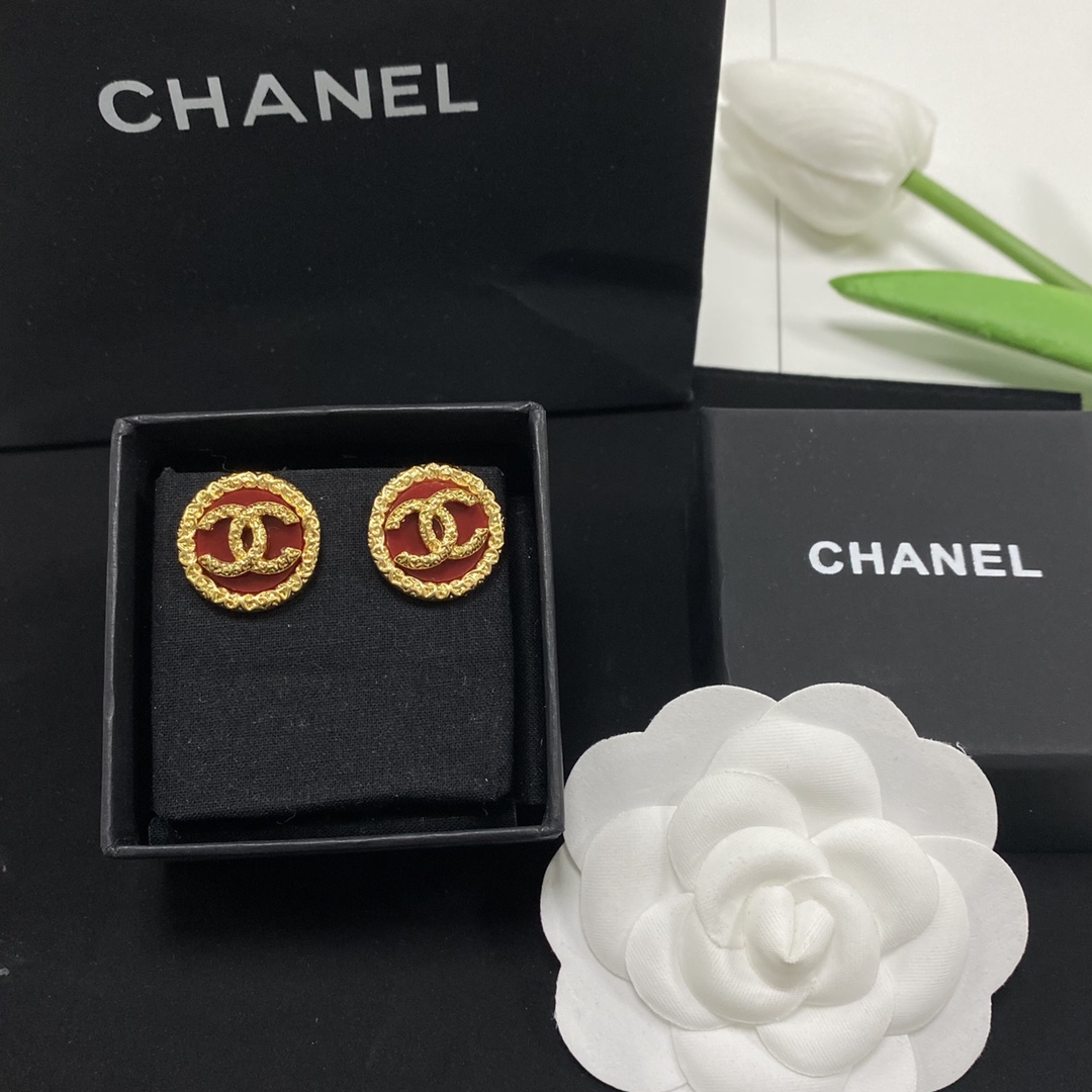 Chanel 抢手好货快 Chanel香家 最新款红玛瑙圆环耳钉耳环 logo字印 非常不错的款式推荐