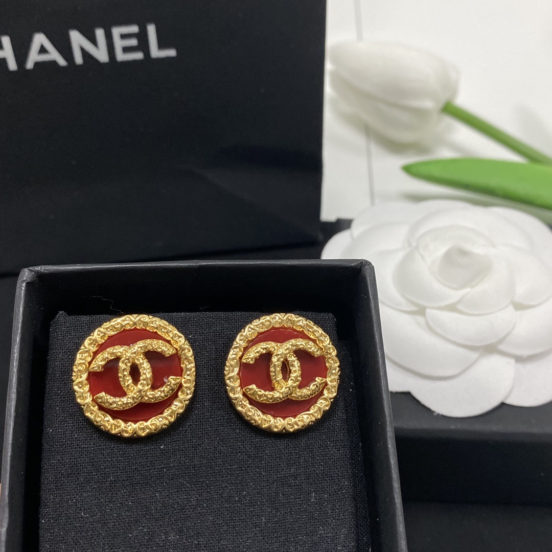 Chanel 抢手好货快 Chanel香家 最新款红玛瑙圆环耳钉耳环 logo字印 非常不错的款式推荐