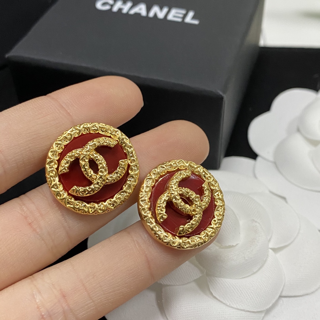 Chanel 抢手好货快 Chanel香家 最新款红玛瑙圆环耳钉耳环 logo字印 非常不错的款式推荐