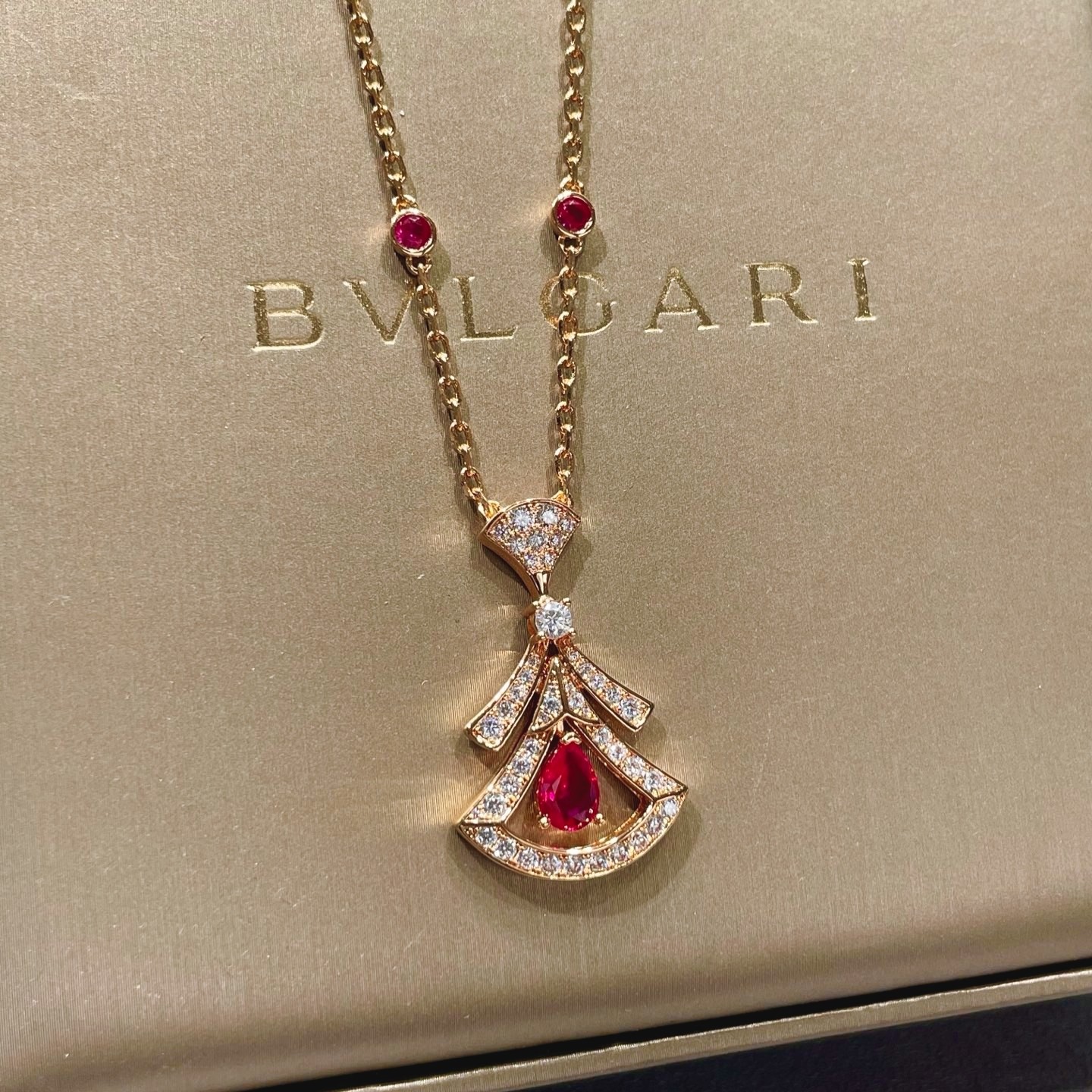 Bvlgari 卖疯了重磅 宝格丽Magnificent