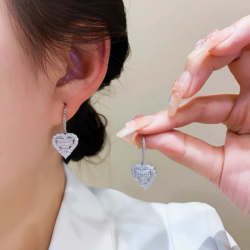 Tiffany & Co. 9⃣2⃣5⃣Tiffany蒂芙尼方钻爱心耳勾