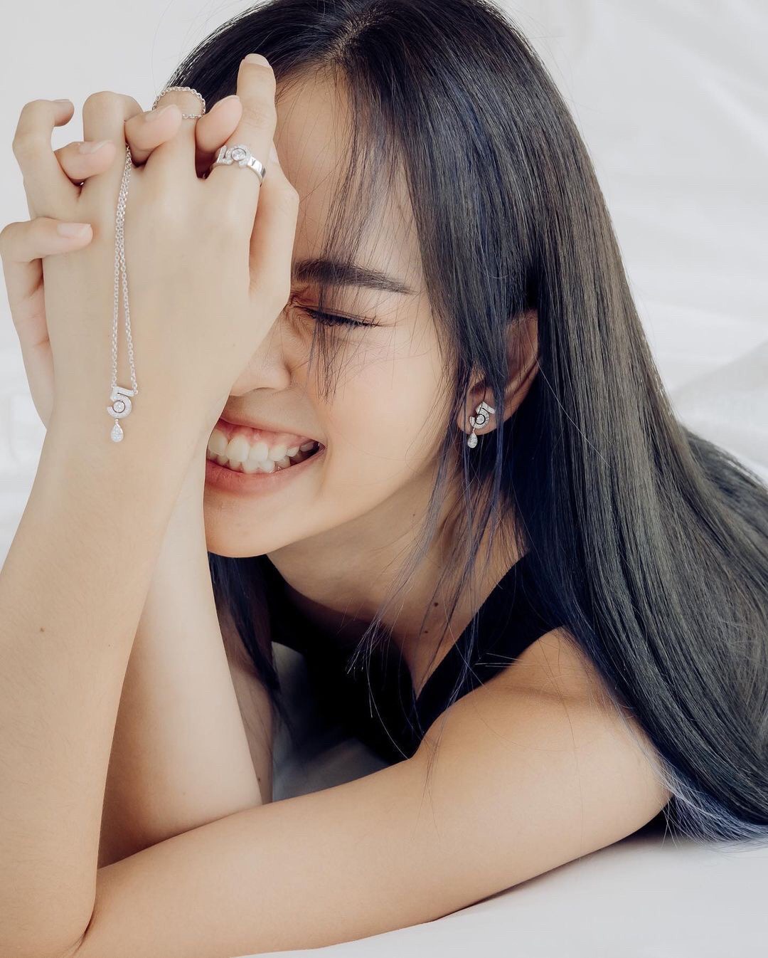 Chanel V金镀咪金 颜色：玫瑰金