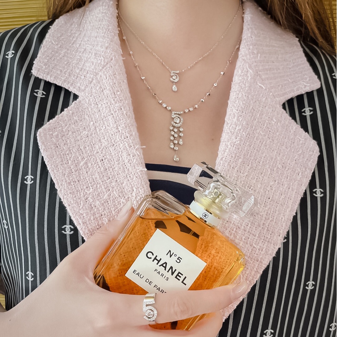 Chanel V金镀咪金 颜色：玫瑰金
