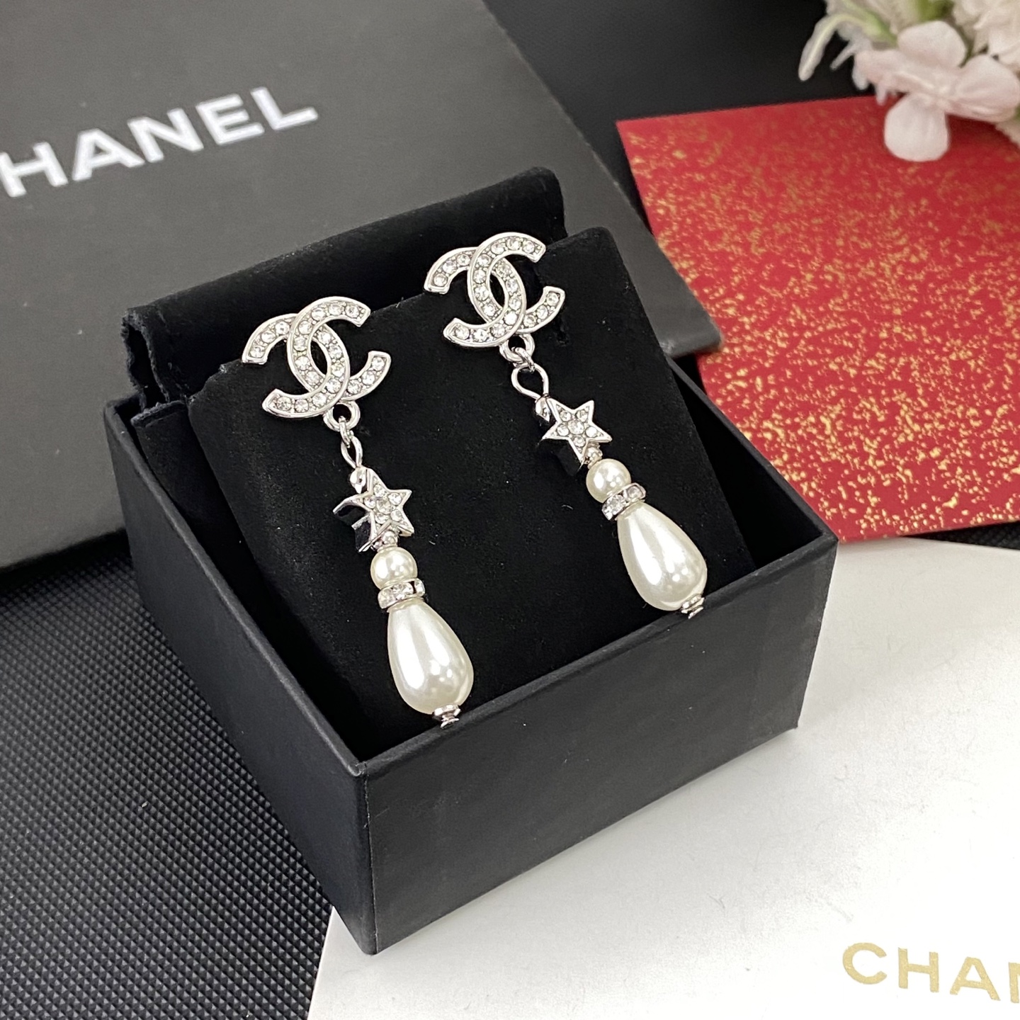 Chanel 卖疯了小香官网主推 精工版小香
