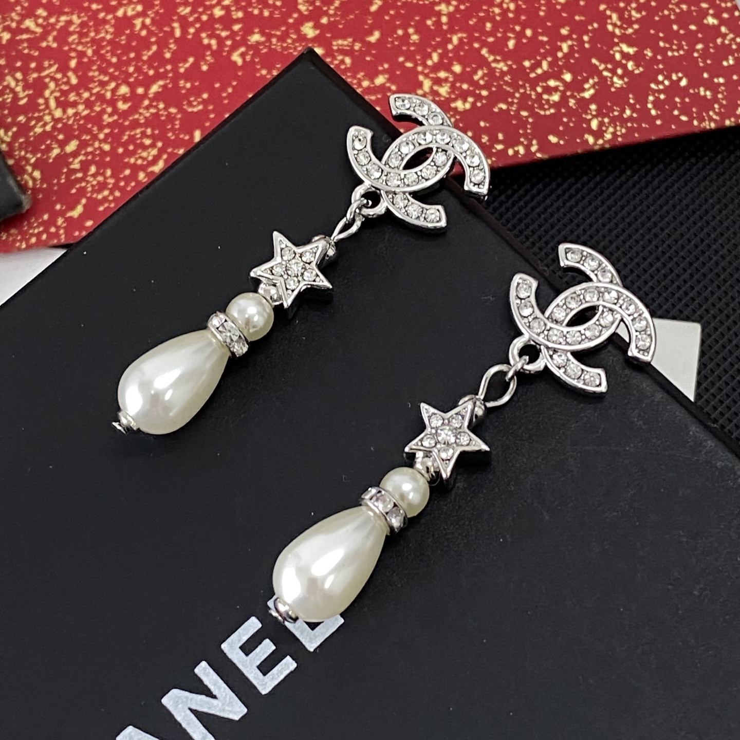 Chanel 卖疯了小香官网主推 精工版小香
