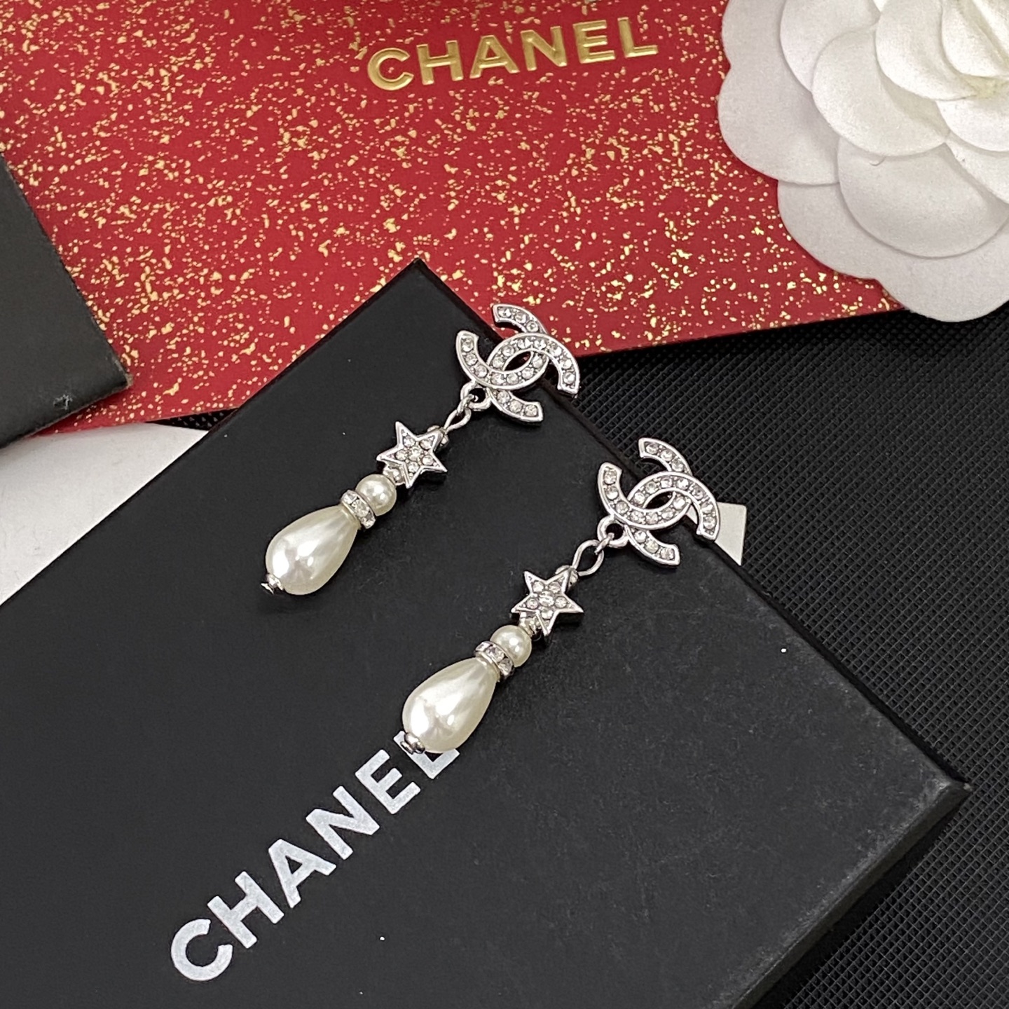 Chanel 卖疯了小香官网主推 精工版小香