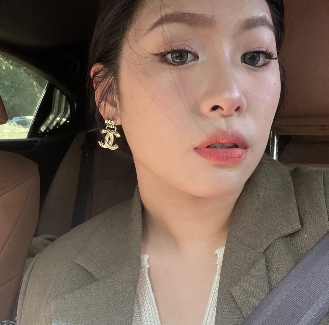 Chanel 必买 26精雕弹簧字母双c耳环