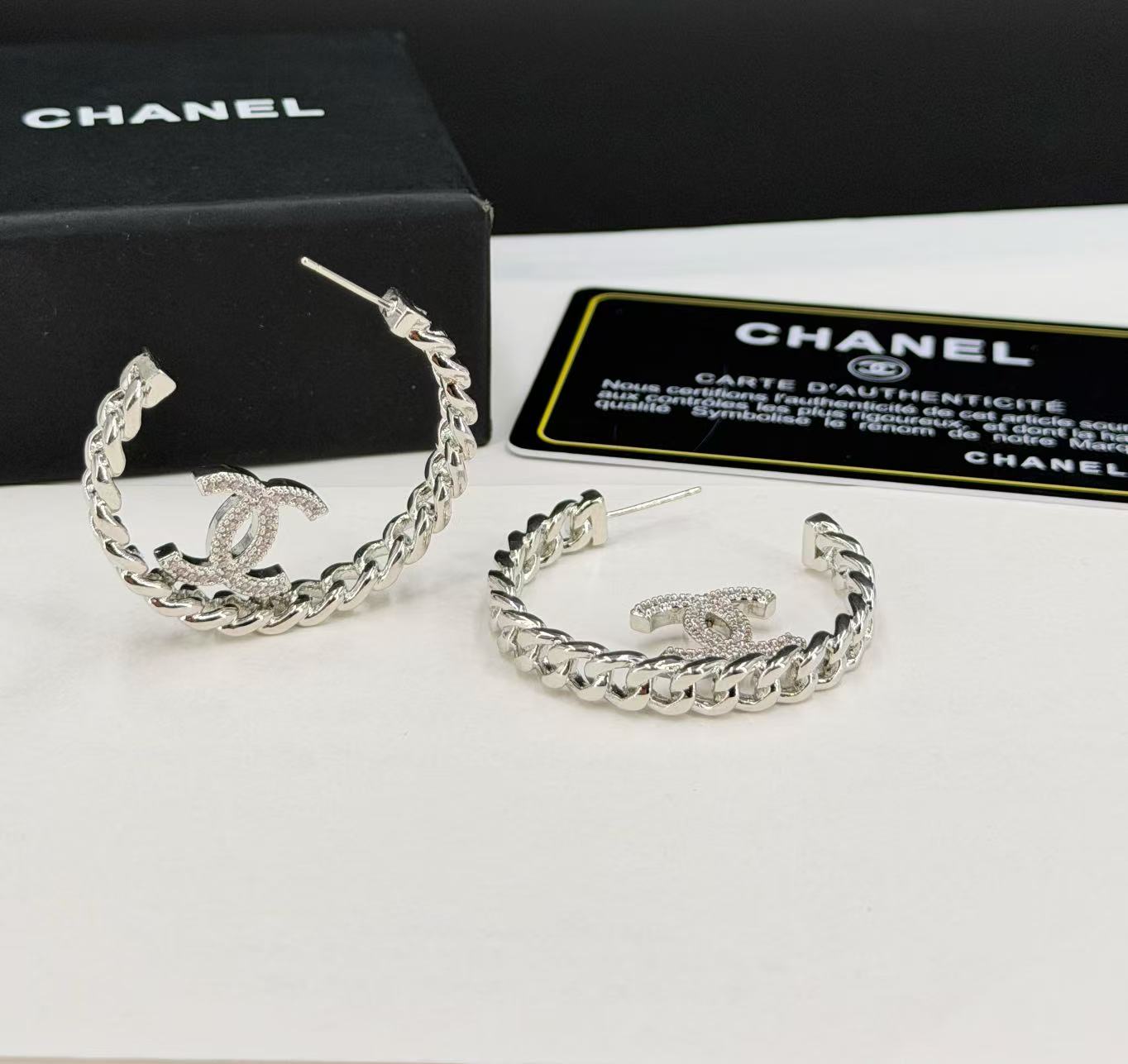 Chanel ‼ 每个都美在我心尖儿上 链条双c字母耳圈春夏最新款