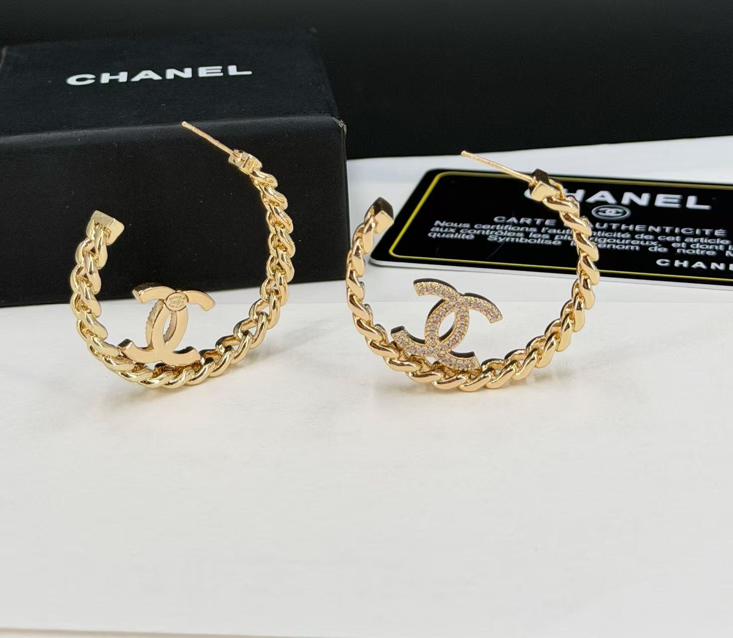 Chanel ‼ 每个都美在我心尖儿上 链条双c字母耳圈春夏最新款