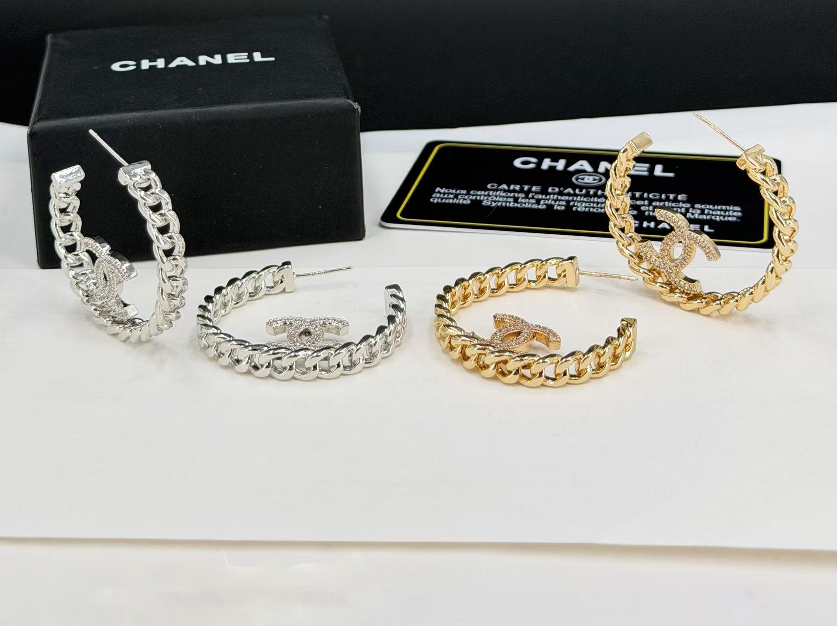 Chanel ‼ 每个都美在我心尖儿上 链条双c字母耳圈春夏最新款