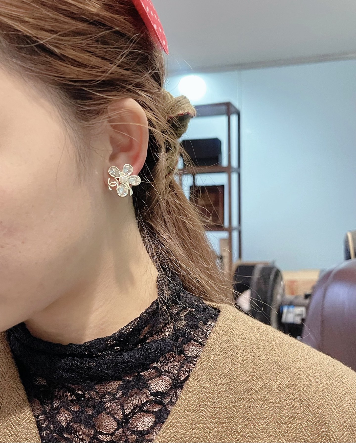 Chanel 香施华洛四叶草双c字母耳钉重磅推荐 这么 的饰品耳环谁能忍得住 万年 款