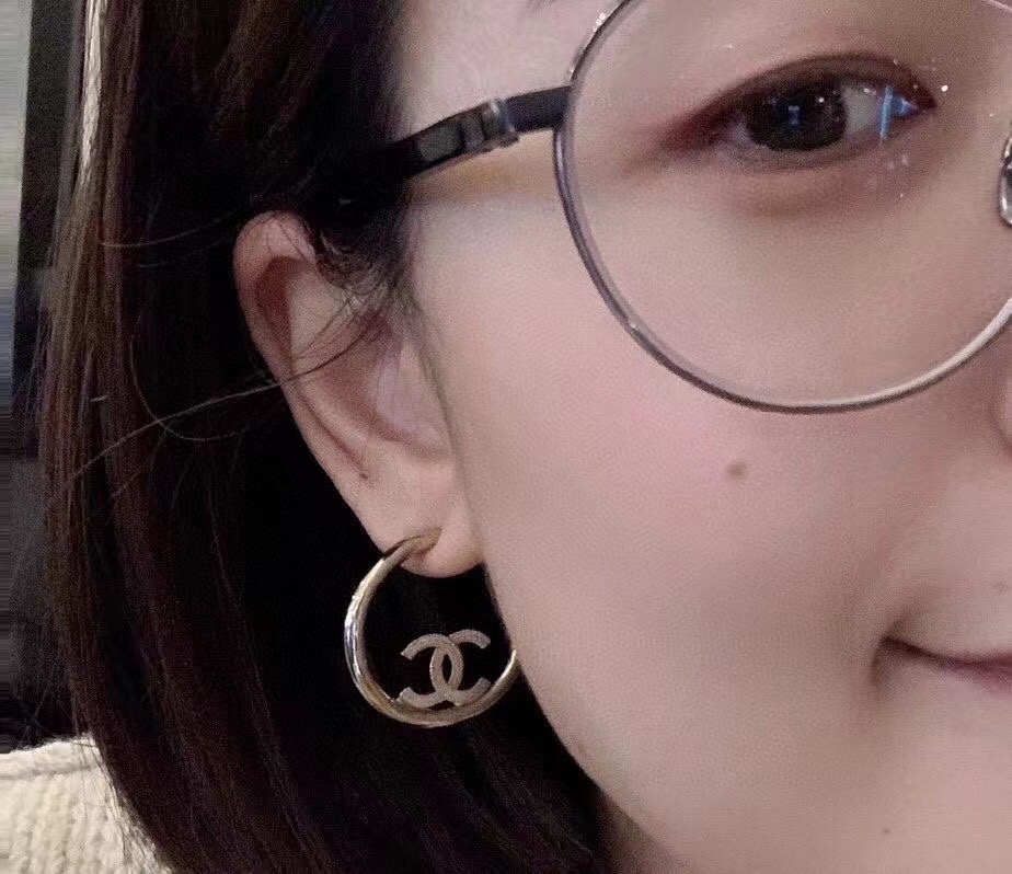 Chanel ZP打版 小香 CHANEL 字母圆环耳钉耳环