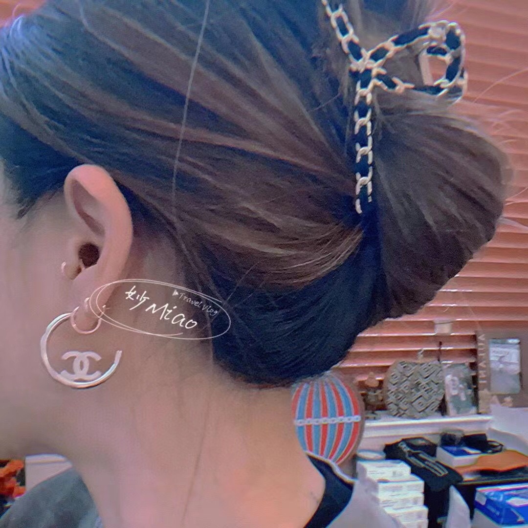 Chanel ZP打版 小香 CHANEL 字母圆环耳钉耳环
