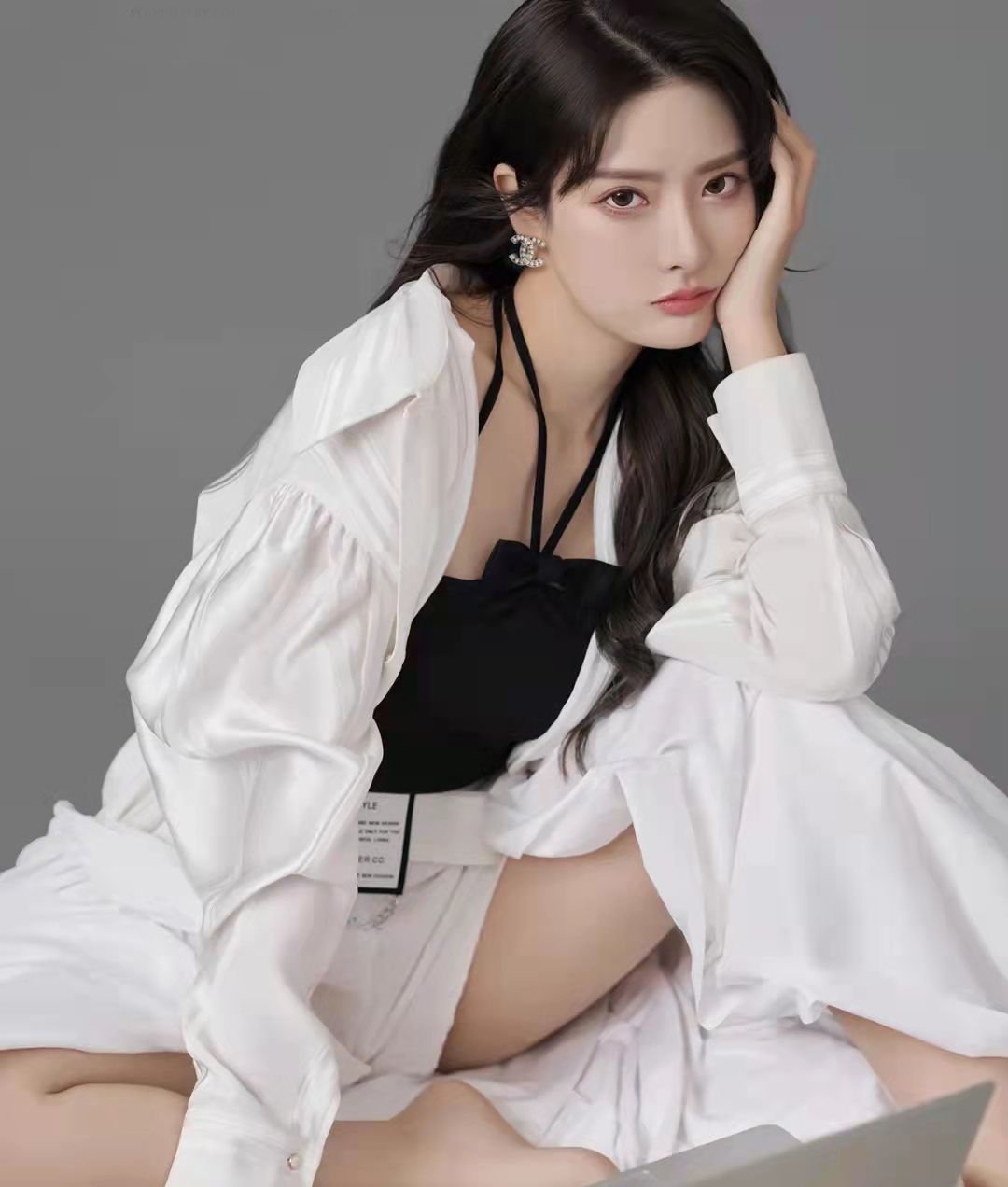 Chanel Chanel这款设计 喜欢 香奈儿的镂空施华洛晶钻字母耳钉