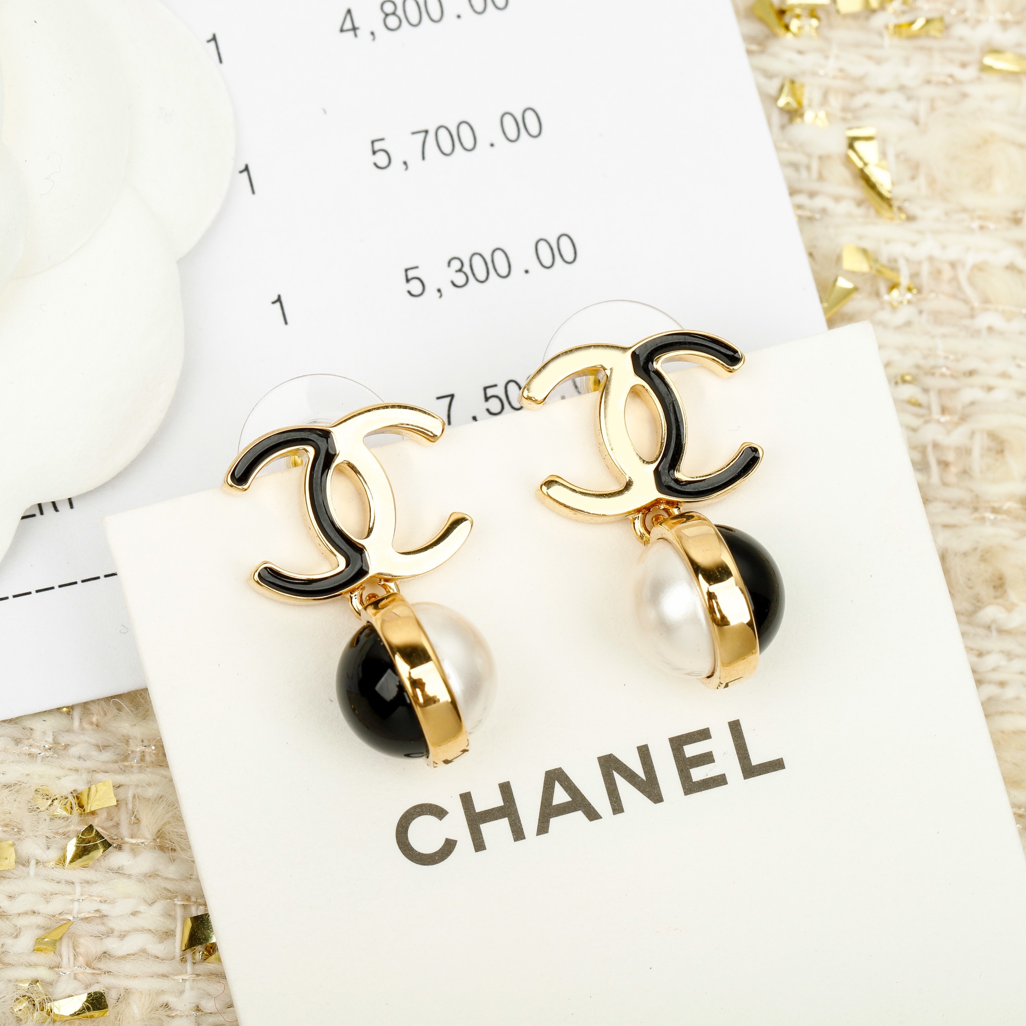 Chanel 香 黑白双色珍珠双C水滴字母耳钉26P春夏最新款系列 vintage系列 越看越