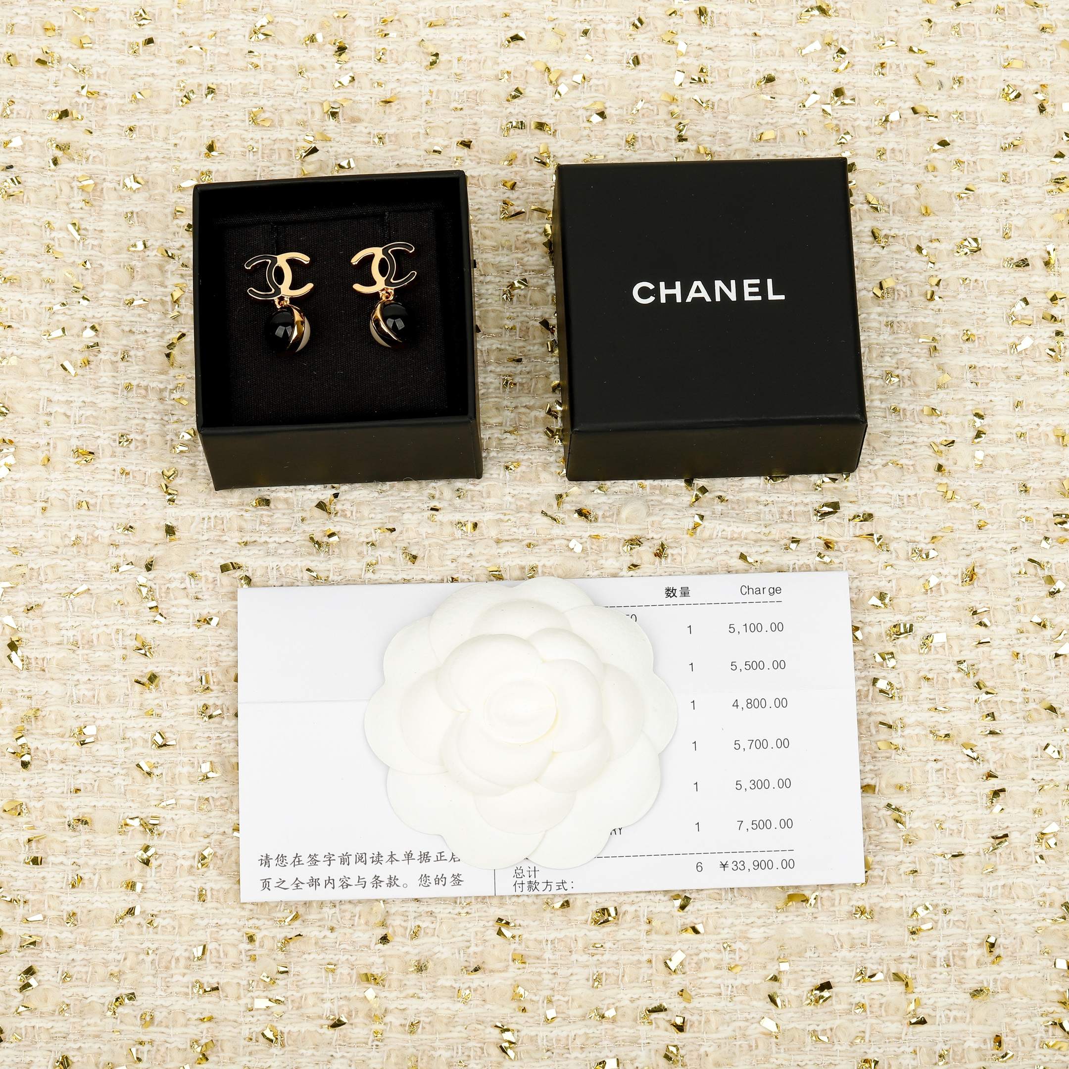 Chanel 香 黑白双色珍珠双C水滴字母耳钉26P春夏最新款系列 vintage系列 越看越